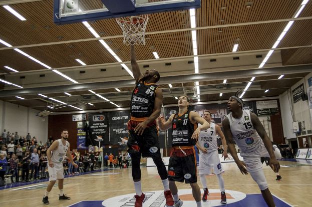 ProA Basketball: Hanau White Wings vs. Niners Chemnitz 68:73 01.12.2018