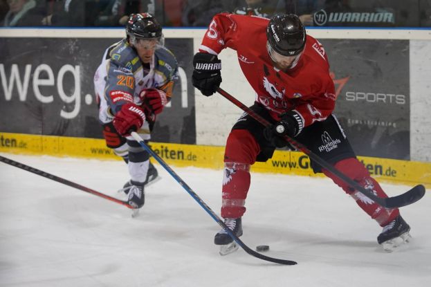 Oberliga Eishockey:  Füchse Duisburg vs. TecArt Black Dragons Erfurt 4:3-n.V.